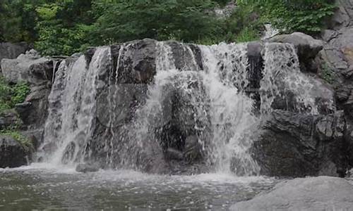 徐州珠山公园玻璃栈道,徐州珠山公园瀑布开放